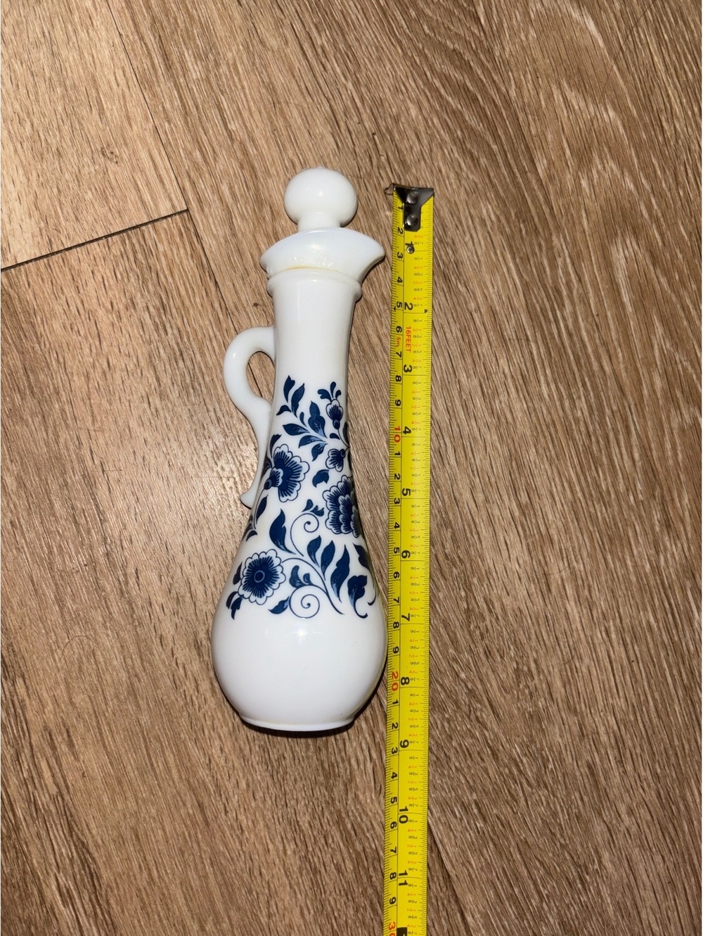 Vintage 1972 Avon Delft Blue Decanter Full w/ Box d149